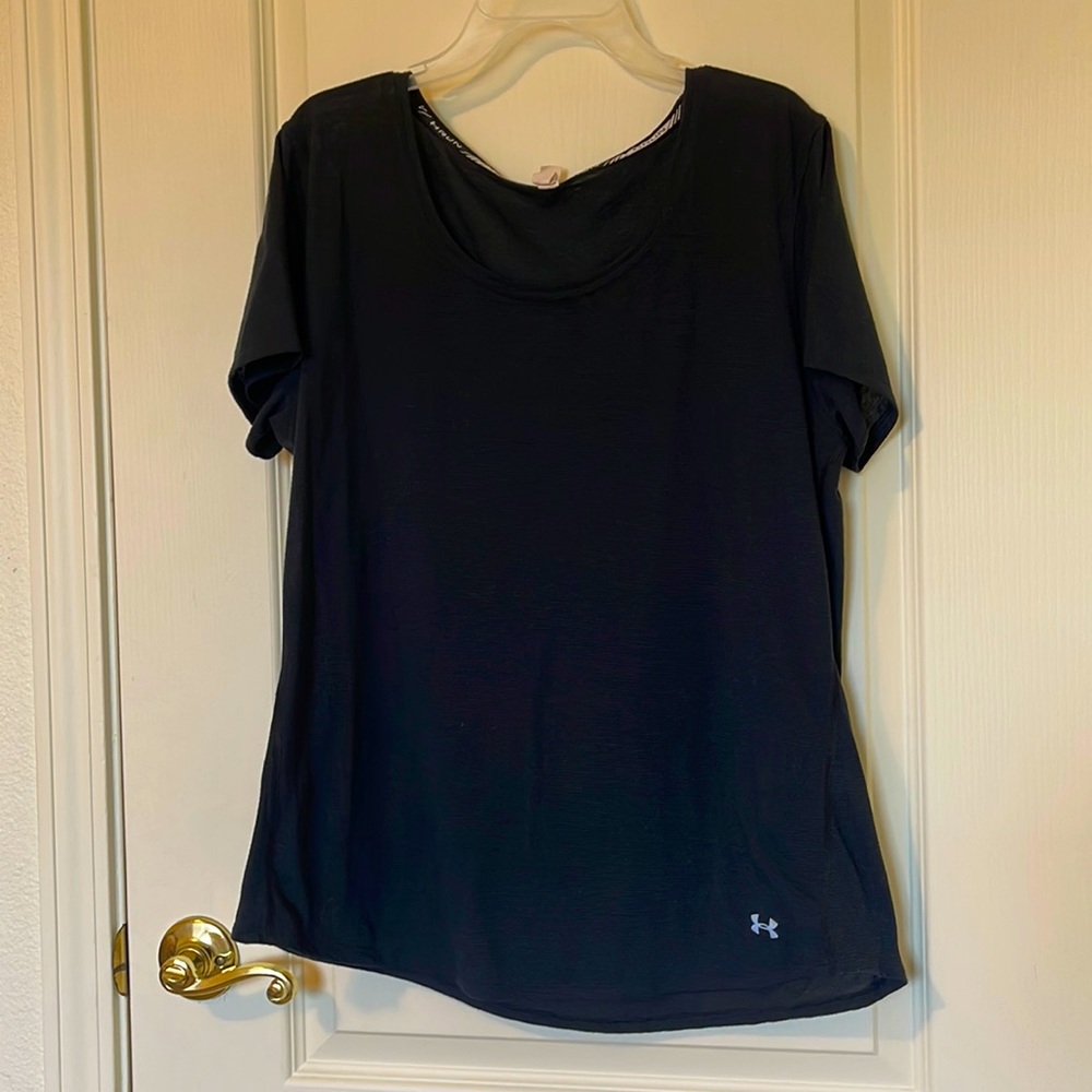 Under Armour Women's Short Sleeve Tee in Black